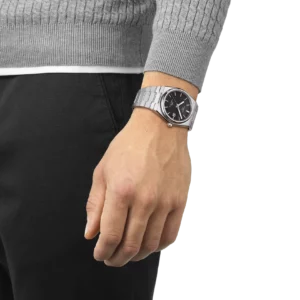 Tissot PRX Powermatic 80 40 mm, bracelet acier, cadran noir
